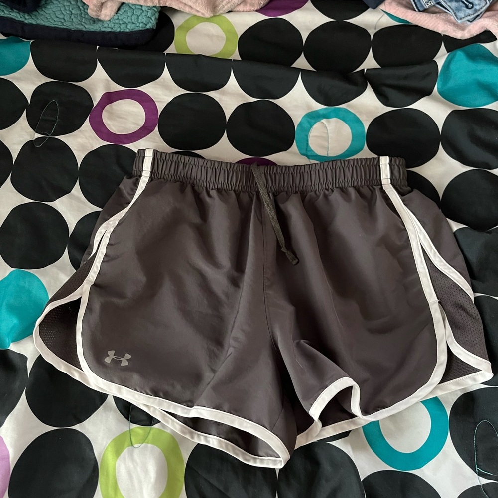 under armour shorts size small